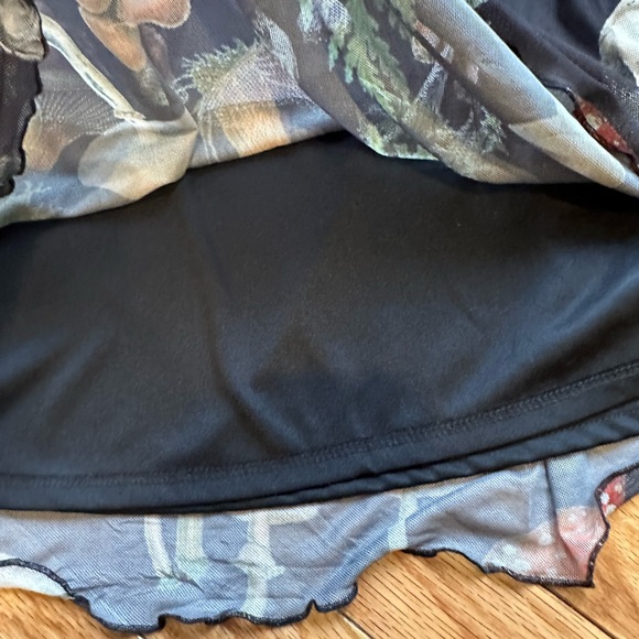 Hot Topic black mesh Mushroom/Skull midi Skirt, skull forest foliage size Medium - Picture 5 of 8